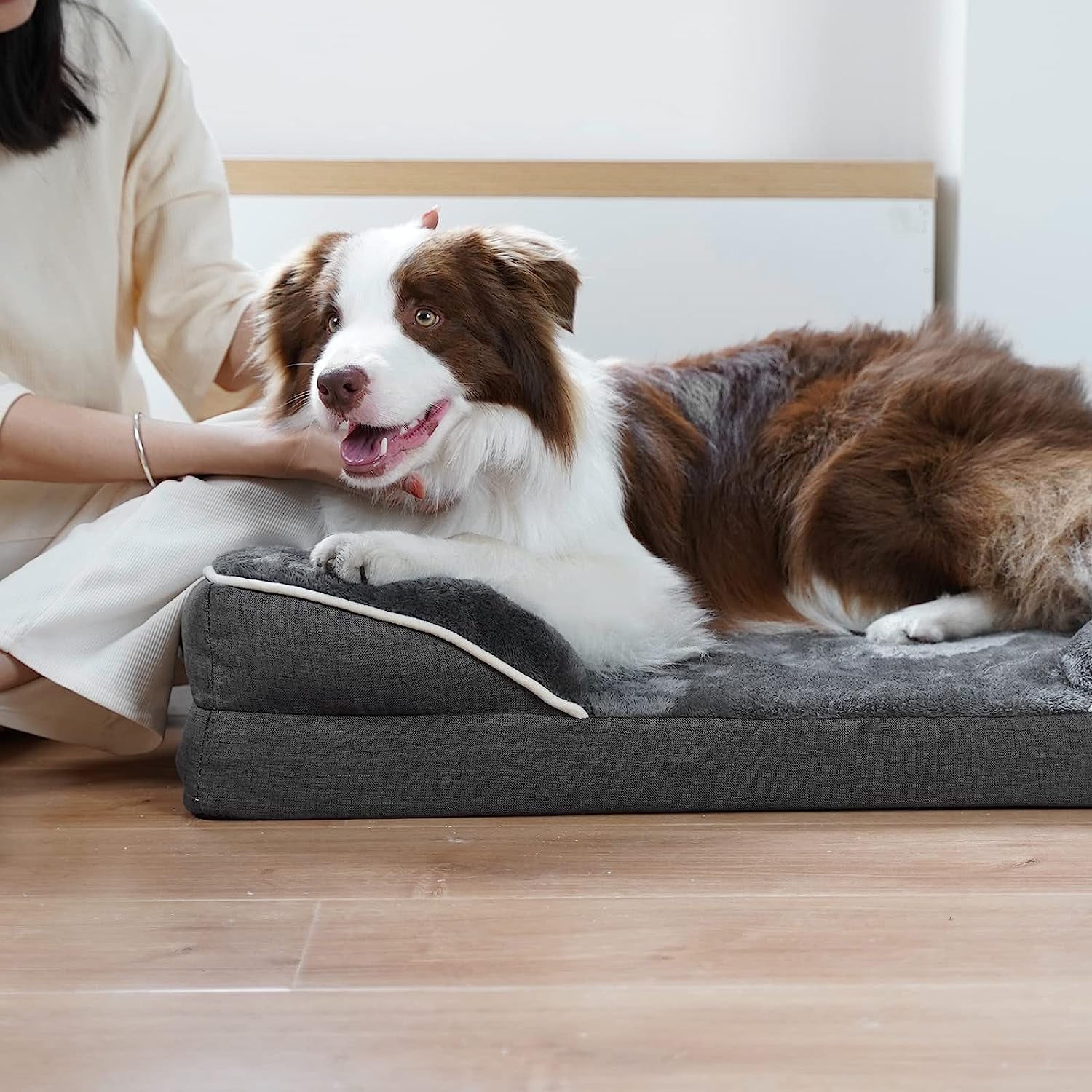 Cozy Dog Bed for Small to Medium Breeds - Washable Faux Fur Cushion in Dark Grey 